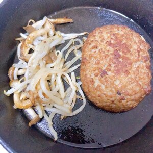 乳·卵·小麦不使用！豆腐ハンバーグ♪